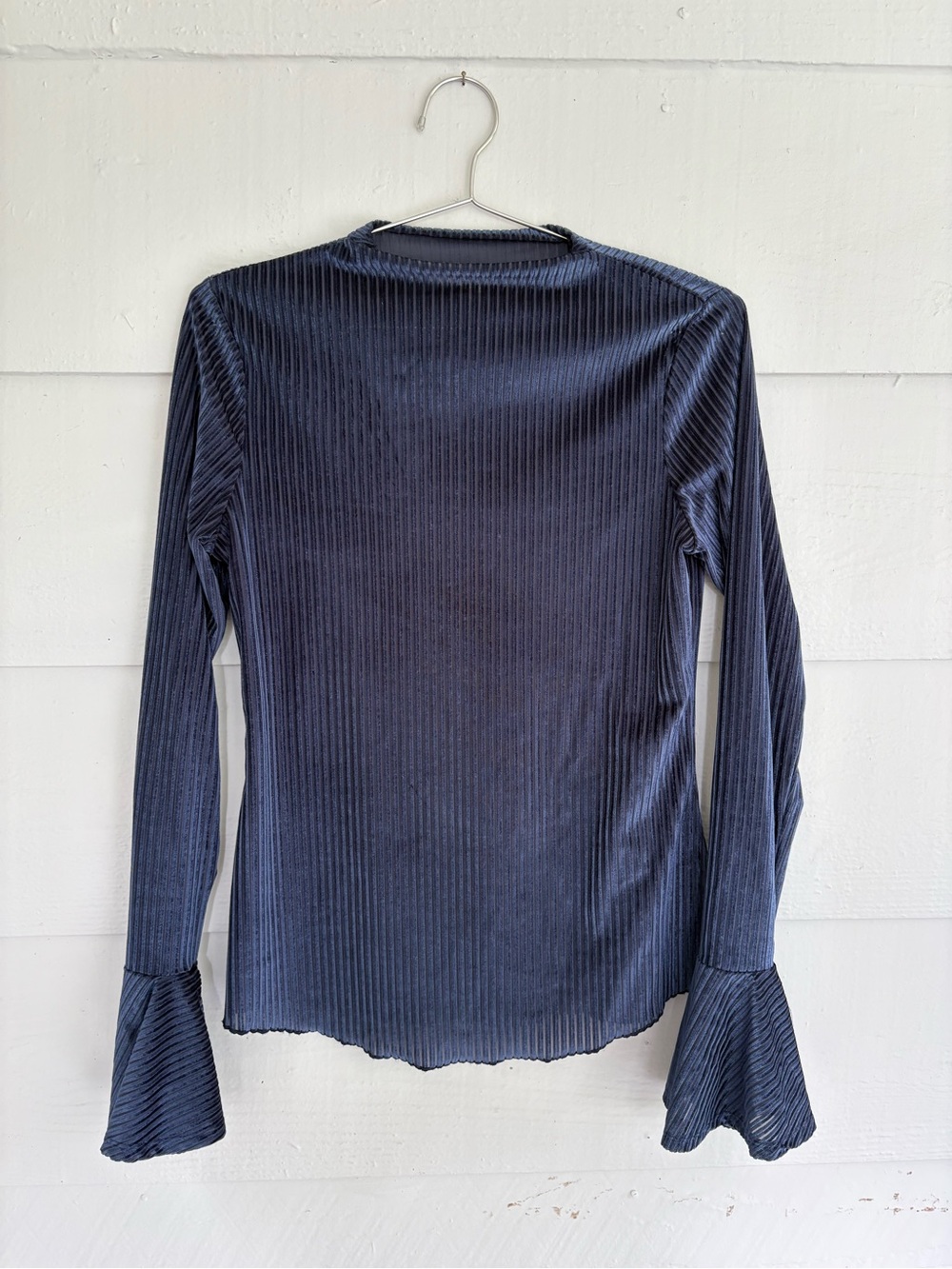 Fourteenth Place Ribbed Velvet Mock Neck Top Gray Blue Bell Sleeve Stretch Small